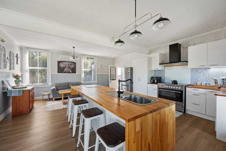 Photo of property in Dippers Halll, 28 Bell Street, Otane, 4202