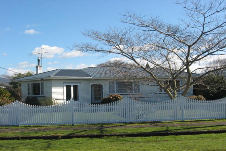 Photo of property in 4 Taylor Street, Carterton, 5713