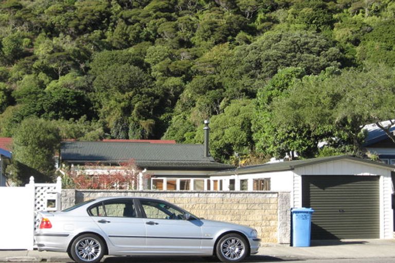 Photo of property in 183 Muritai Road, Eastbourne, Lower Hutt, 5013