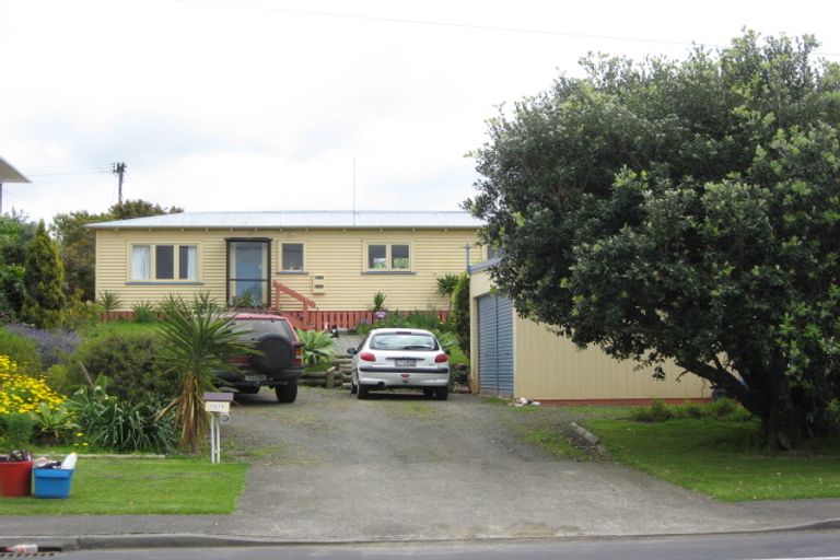 Photo of property in 1070 Whangaparaoa Road, Tindalls Beach, Whangaparaoa, 0930