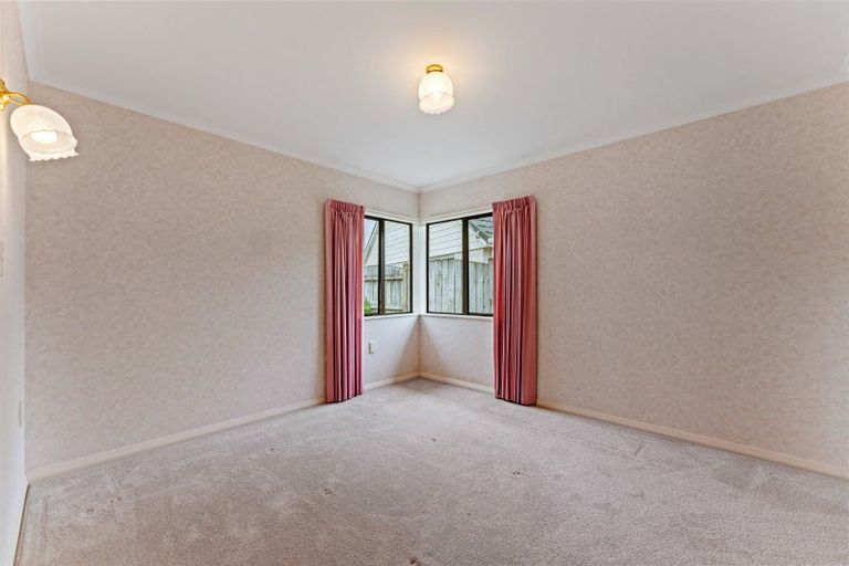 Photo of property in 11 Rosebank Avenue, Kelvin Grove, Palmerston North, 4414