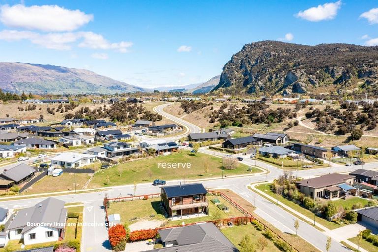 Photo of property in 28 Wabler Lane, Albert Town, Wanaka, 9305
