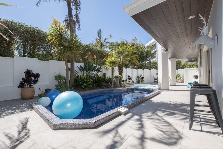 Photo of property in 5a Craig Road, Milford, Auckland, 0620