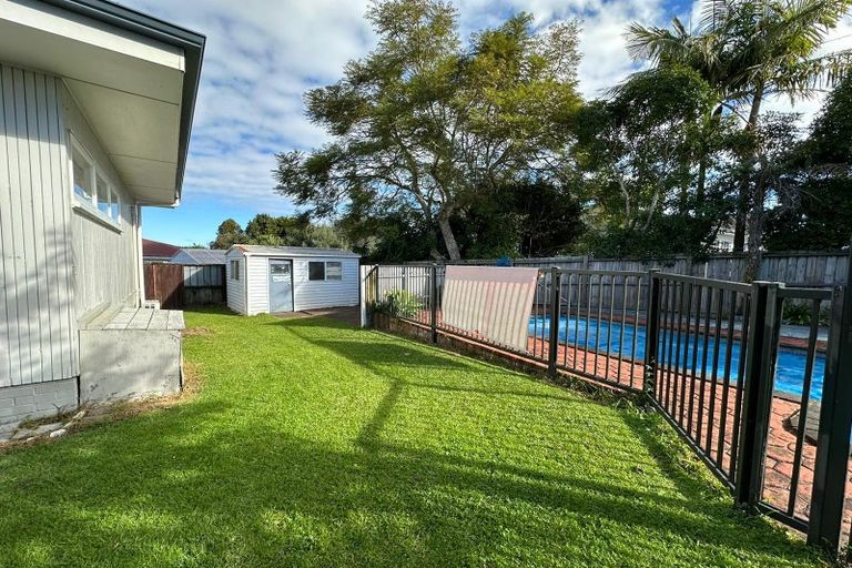 Photo of property in 89 Gossamer Drive, Pakuranga Heights, Auckland, 2010