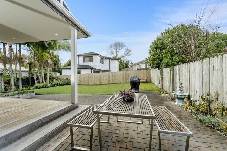 Photo of property in 29 Marsh Avenue, Forrest Hill, Auckland, 0620
