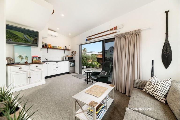 Photo of property in 15a Oceanview Road, Mount Maunganui, 3116