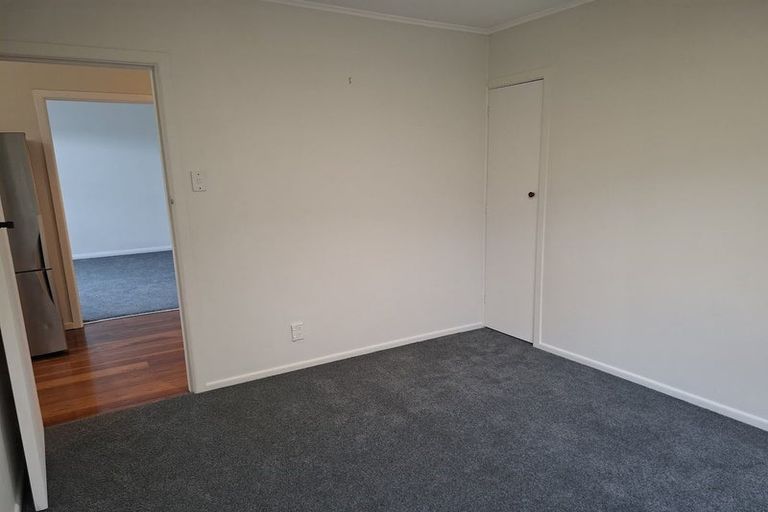Photo of property in 38 Bassett Road, Johnsonville, Wellington, 6037