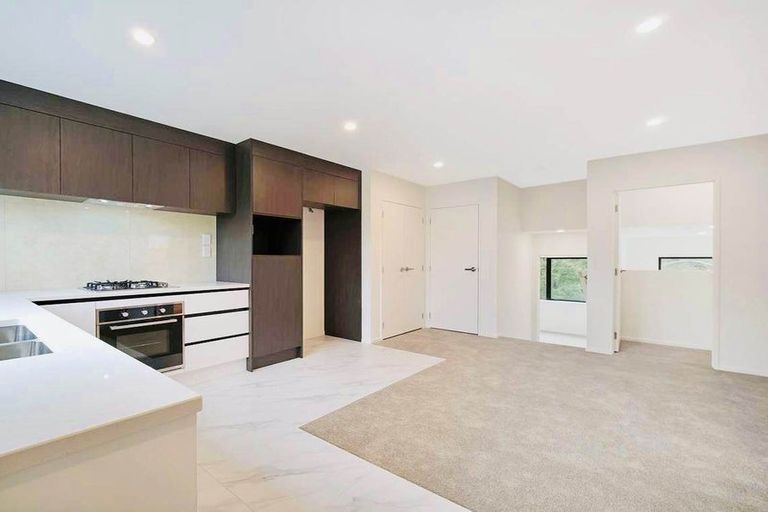 Photo of property in 24a Poruru Close, Papakura, 2110