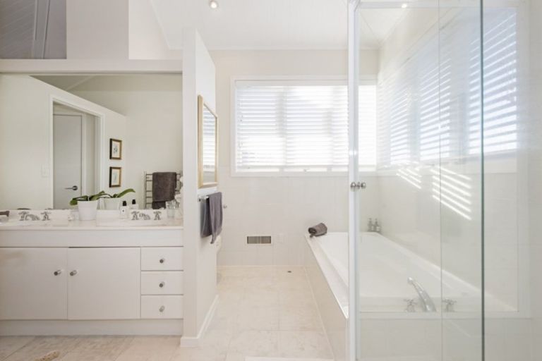 Photo of property in 184 Kohimarama Road, Kohimarama, Auckland, 1071