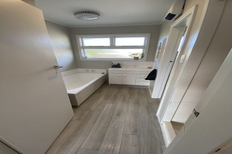 Photo of property in 145 Wairakei Road, Bryndwr, Christchurch, 8053