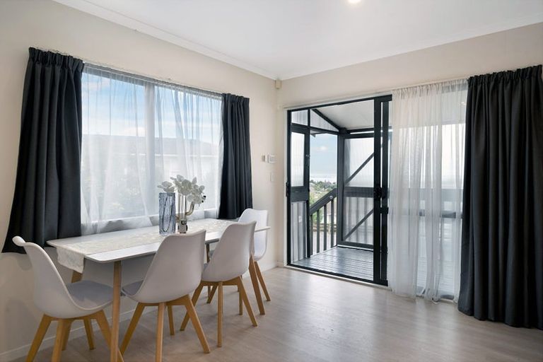 Photo of property in 124a Golf Road, New Lynn, Auckland, 0600