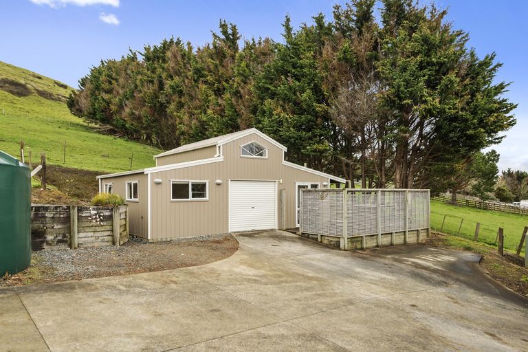 Photo of property in 21 Clifford Road, Pukekohe, 2678