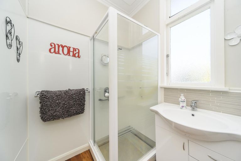 Photo of property in 95 Churchill Avenue, Hokowhitu, Palmerston North, 4410