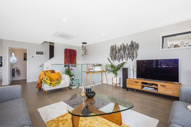 Photo of property in 158b Kahu Road, Paremata, Porirua, 5024