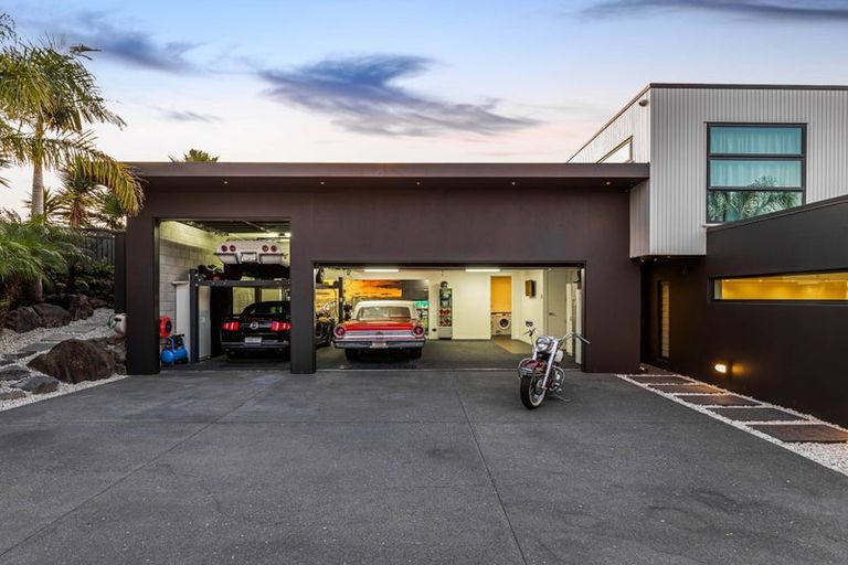 Photo of property in 3 Mansion Court, West Harbour, Auckland, 0618