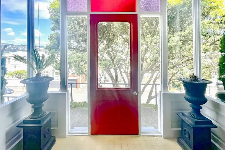 Photo of property in 13 Austin Street, Mount Victoria, Wellington, 6011