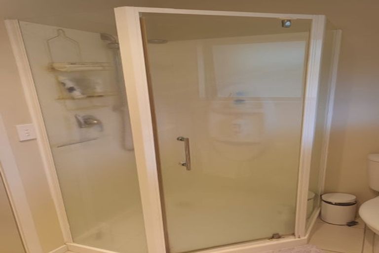 Photo of property in 2/64 Kawaha Point Road, Kawaha Point, Rotorua, 3010