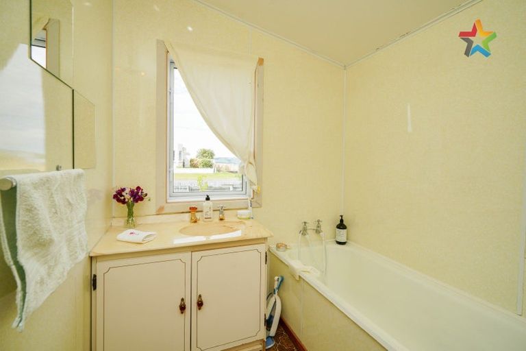 Photo of property in 18 David Street, Ohai, 9635