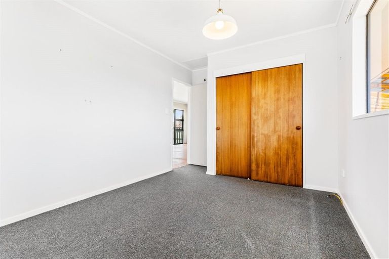 Photo of property in 26 Ward Crescent, Te Atatu Peninsula, Auckland, 0610