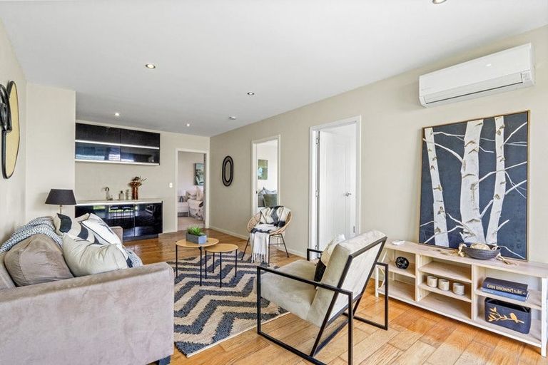 Photo of property in 17 Limmer Place, Browns Bay, Auckland, 0632