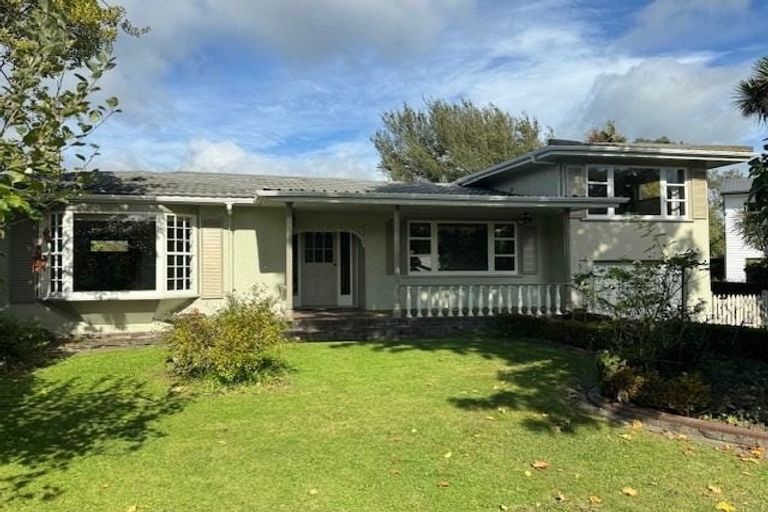 Photo of property in 140 Victoria Avenue, Hokowhitu, Palmerston North, 4410