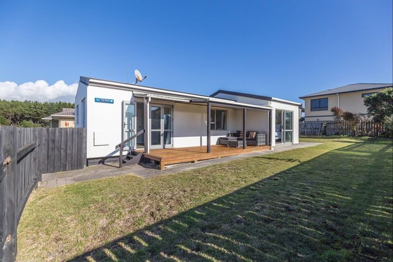 Photo of property in 21 Rua Avenue, Waitarere Beach, Levin, 5510