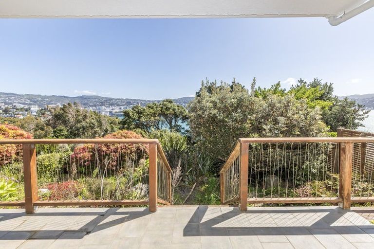 Photo of property in Beauport Apartments, 2/30 The Crescent, Roseneath, Wellington, 6011