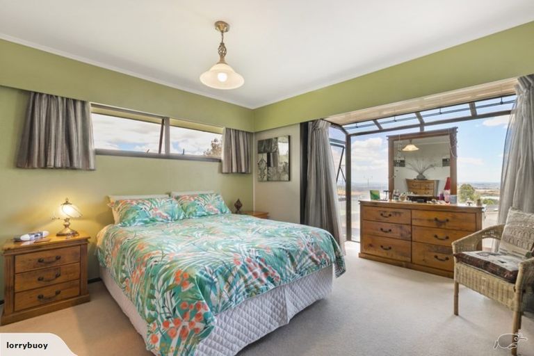 Photo of property in 42 Paparata Road, Bombay, 2675