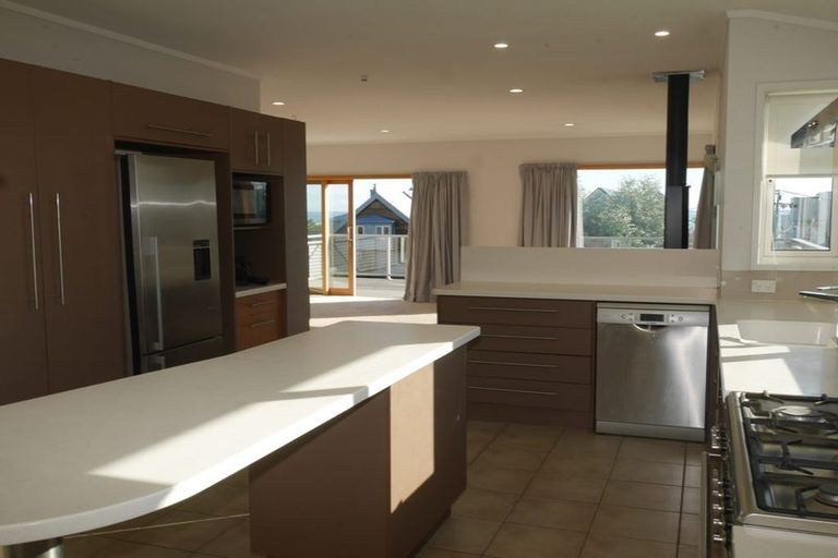 Photo of property in 13 Groves Road, Raumati Beach, Paraparaumu, 5032