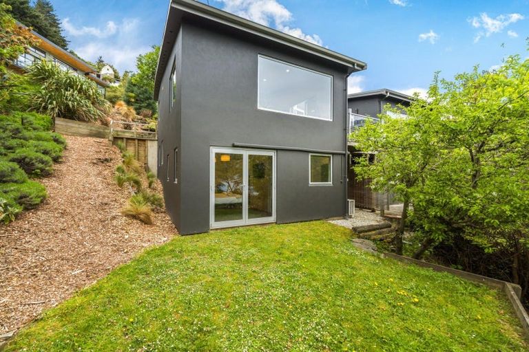 Photo of property in 14a Mckerrow Place, Sunshine Bay, Queenstown, 9300