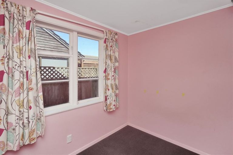 Photo of property in 71 Garreg Road, Bryndwr, Christchurch, 8052