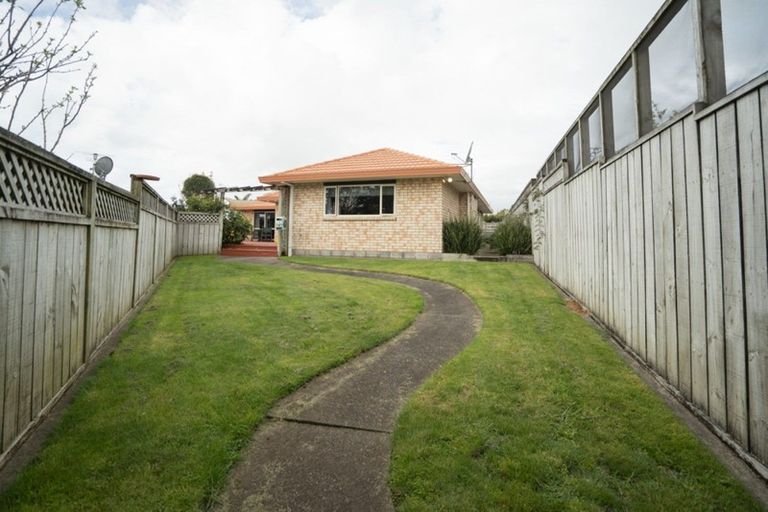 Photo of property in 9 Royal Heights, Glen Avon, New Plymouth, 4312