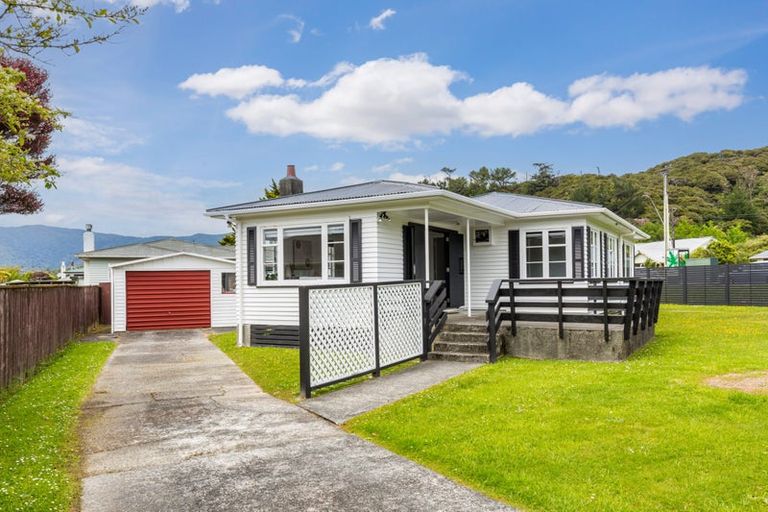 Photo of property in 130 Wainuiomata Road, Wainuiomata, Lower Hutt, 5014
