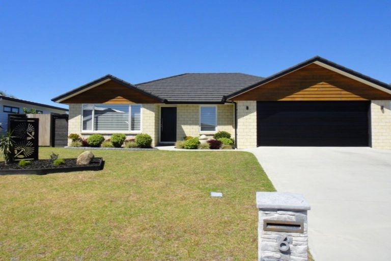 Photo of property in 6 Ara Kahika Lane, One Tree Point, 0118