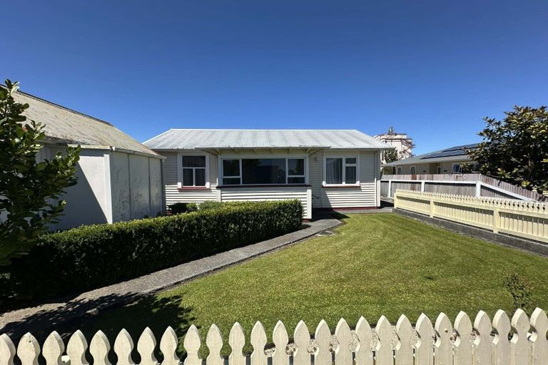 Photo of property in 48 Hoffman Street, Hokitika, 7810