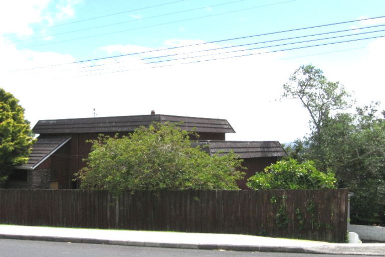 Photo of property in 53 Island Bay Road, Beach Haven, Auckland, 0626