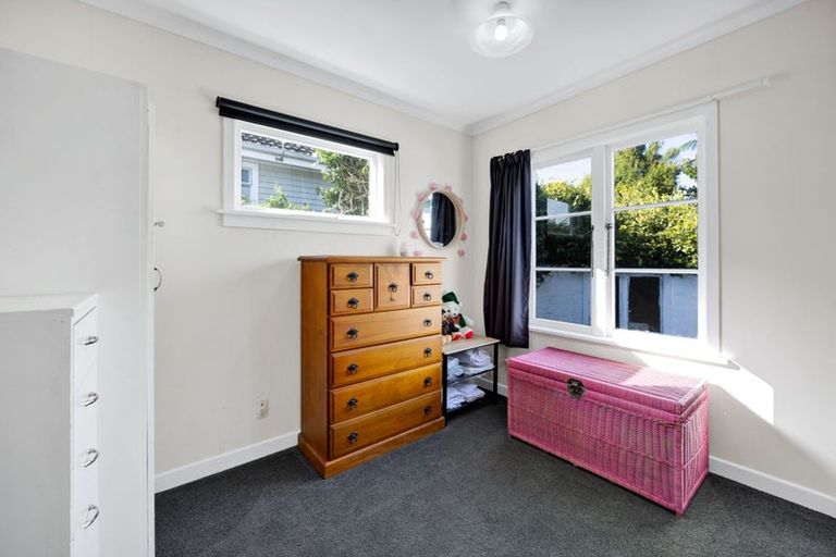 Photo of property in 191 Seaview Road, Westown, New Plymouth, 4310