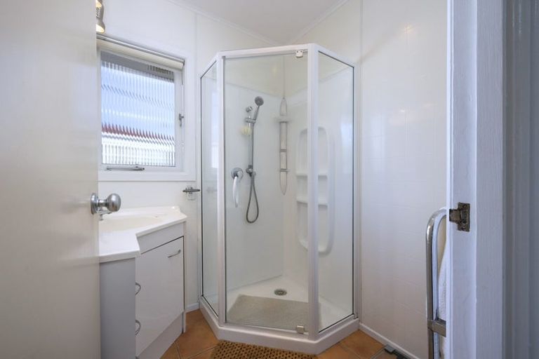 Photo of property in 31 Fairdene Avenue, Henderson, Auckland, 0610