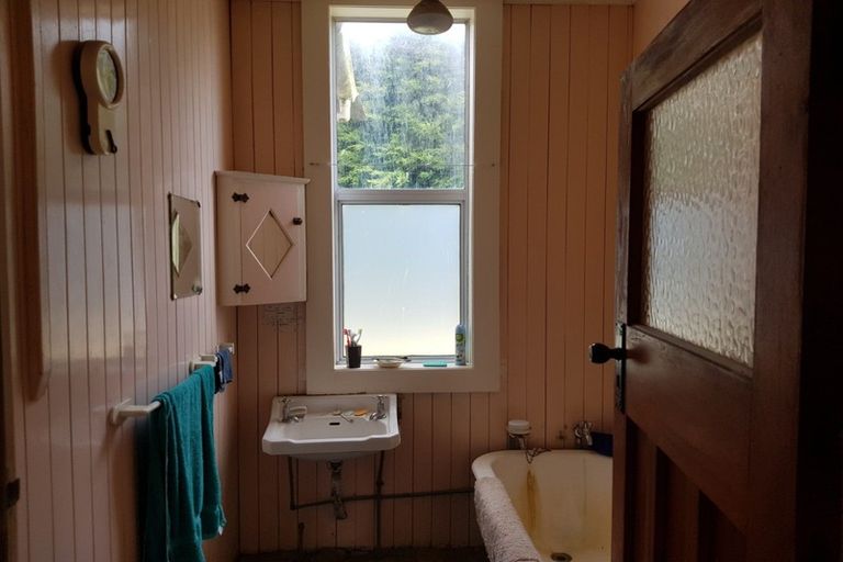 Photo of property in 16 Waiwera Gorge Road, Waiwera South, Clinton, 9584