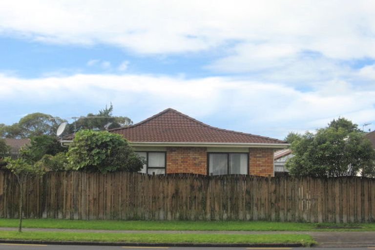 Photo of property in 2/36 Aviemore Drive, Highland Park, Auckland, 2010