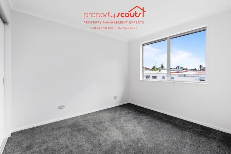 Photo of property in 103 Beach Haven Road, Beach Haven, Auckland, 0626