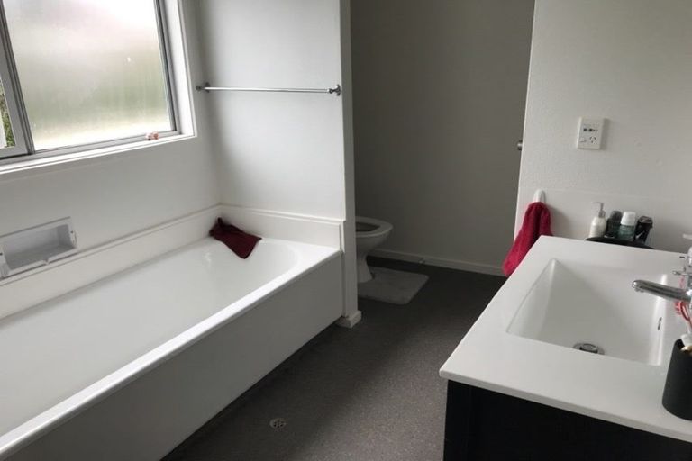 Photo of property in 4/7 Rangitane Street, Maupuia, Wellington, 6022