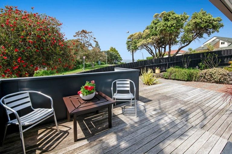 Photo of property in 8 Ngahere Views, Orewa, 0931