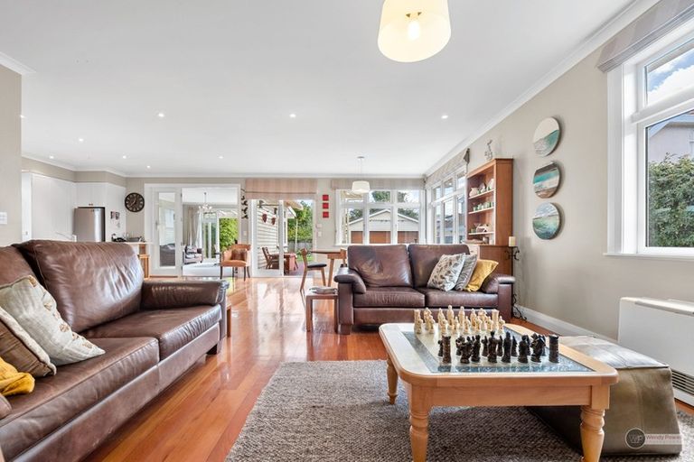 Photo of property in 5-7 Mahoe Street, Eastbourne, Lower Hutt, 5013