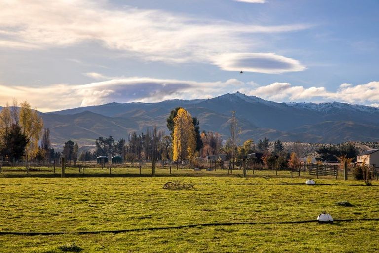 Photo of property in 80 Waikerikeri Vly Road, Springvale, Alexandra, 9391