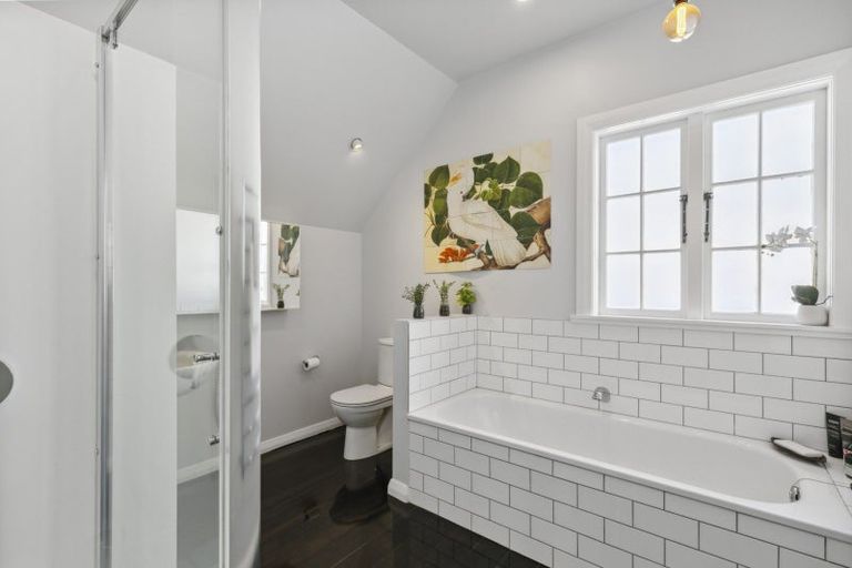 Photo of property in 39 Fairview Crescent, Kelburn, Wellington, 6012