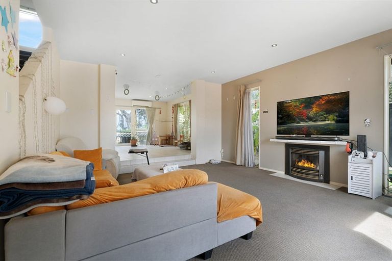 Photo of property in 16 Palm Cove, Arkles Bay, Whangaparaoa, 0932