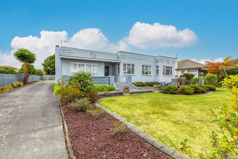 Photo of property in 30 Napier Road, Havelock North, 4130