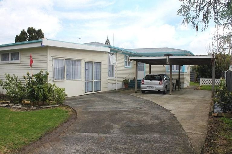 Photo of property in 8 Romney Place, Manurewa, Auckland, 2102