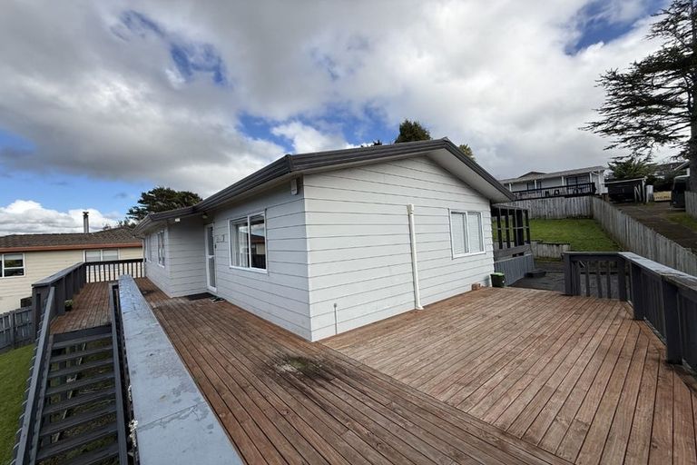 Photo of property in 14 Sarajevo Place, Massey, Auckland, 0614